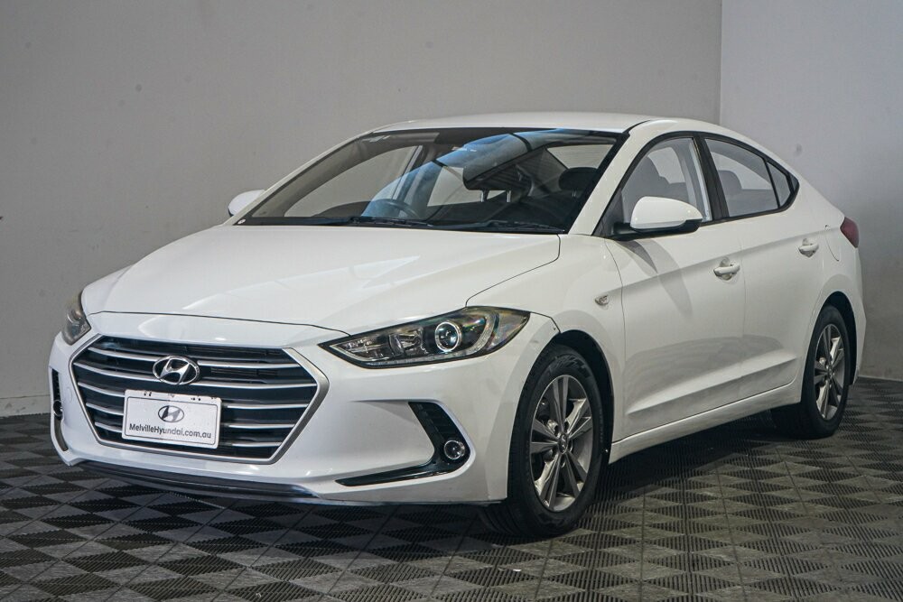 Hyundai Elantra image 3