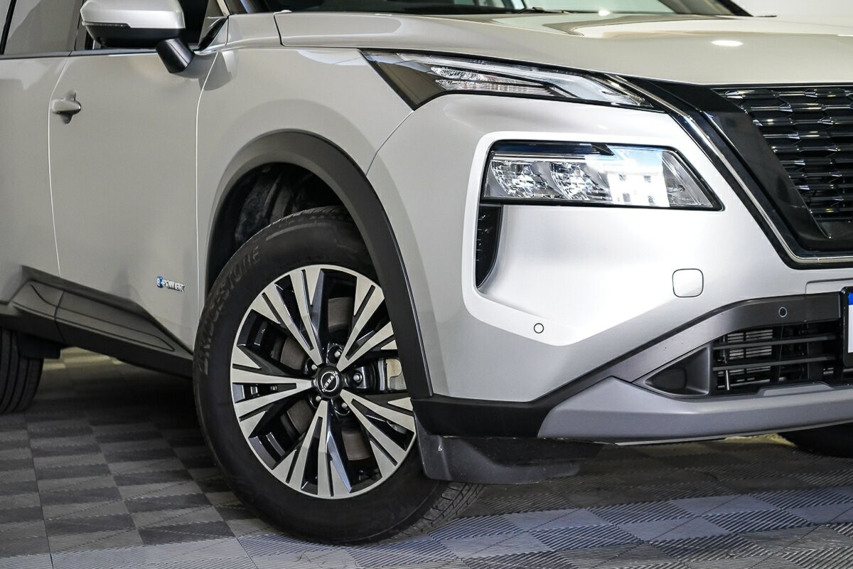 Nissan X-trail image 2