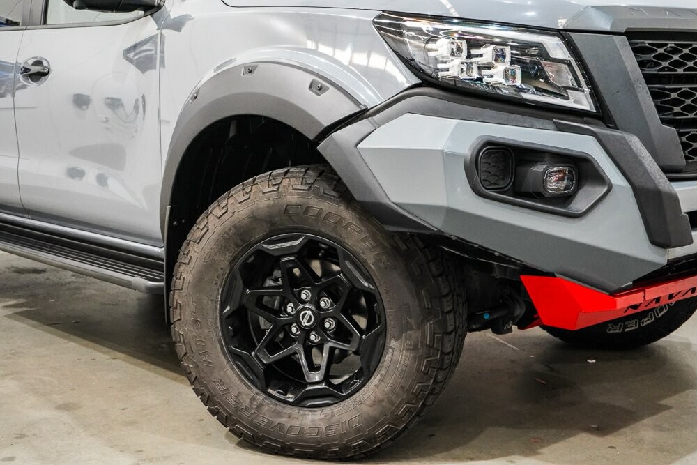 Nissan Navara image 2