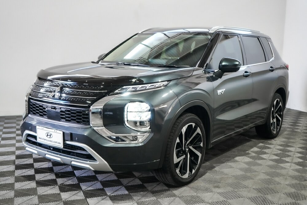 Mitsubishi Outlander image 4