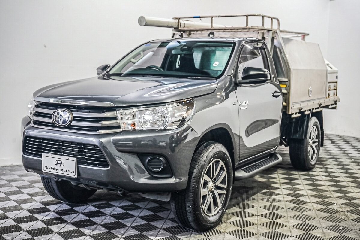 Toyota Hilux image 4
