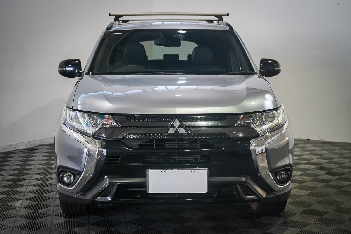 Mitsubishi Outlander image 3