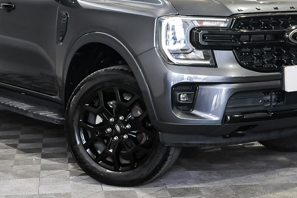 Ford Everest image 2
