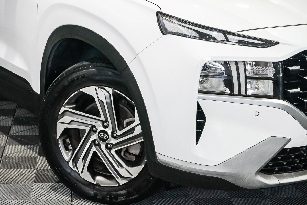 Hyundai Santa Fe image 2