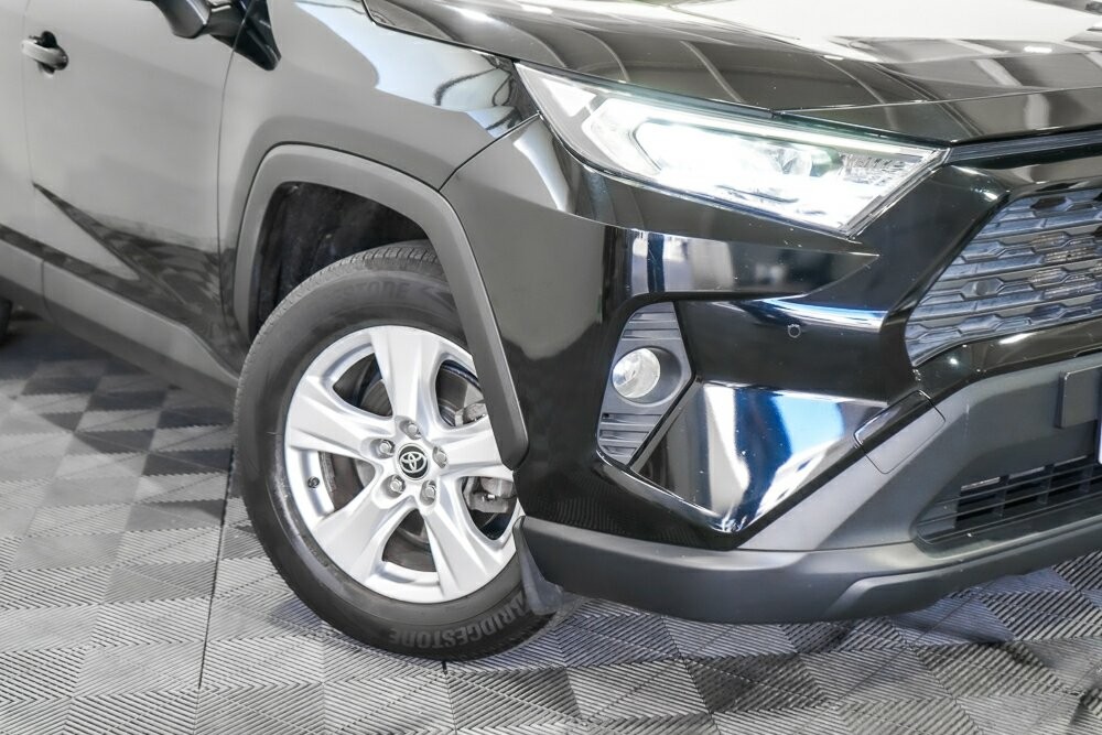 Toyota Rav4 image 2