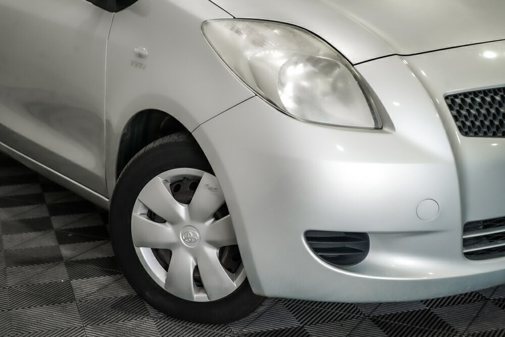 Toyota Yaris image 2