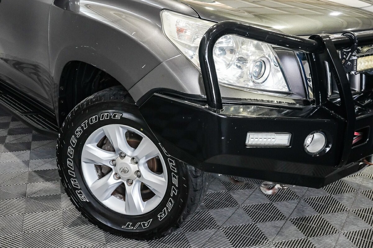 Toyota Landcruiser Prado image 2
