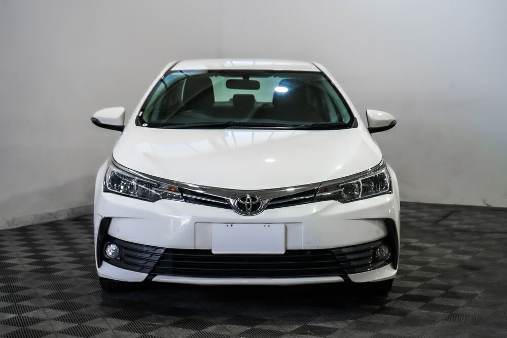 Toyota Corolla image 2