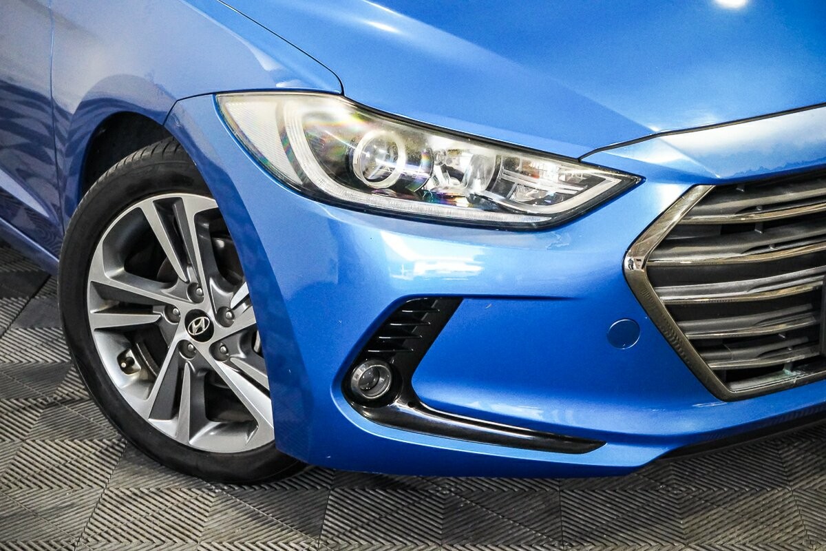 Hyundai Elantra image 2