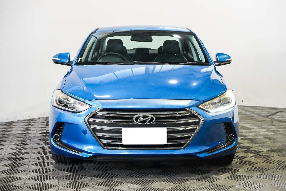 Hyundai Elantra image 3