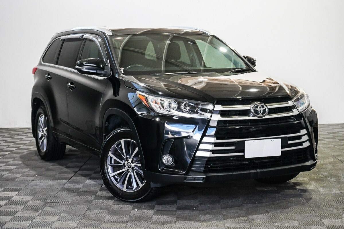 Toyota Kluger image 1