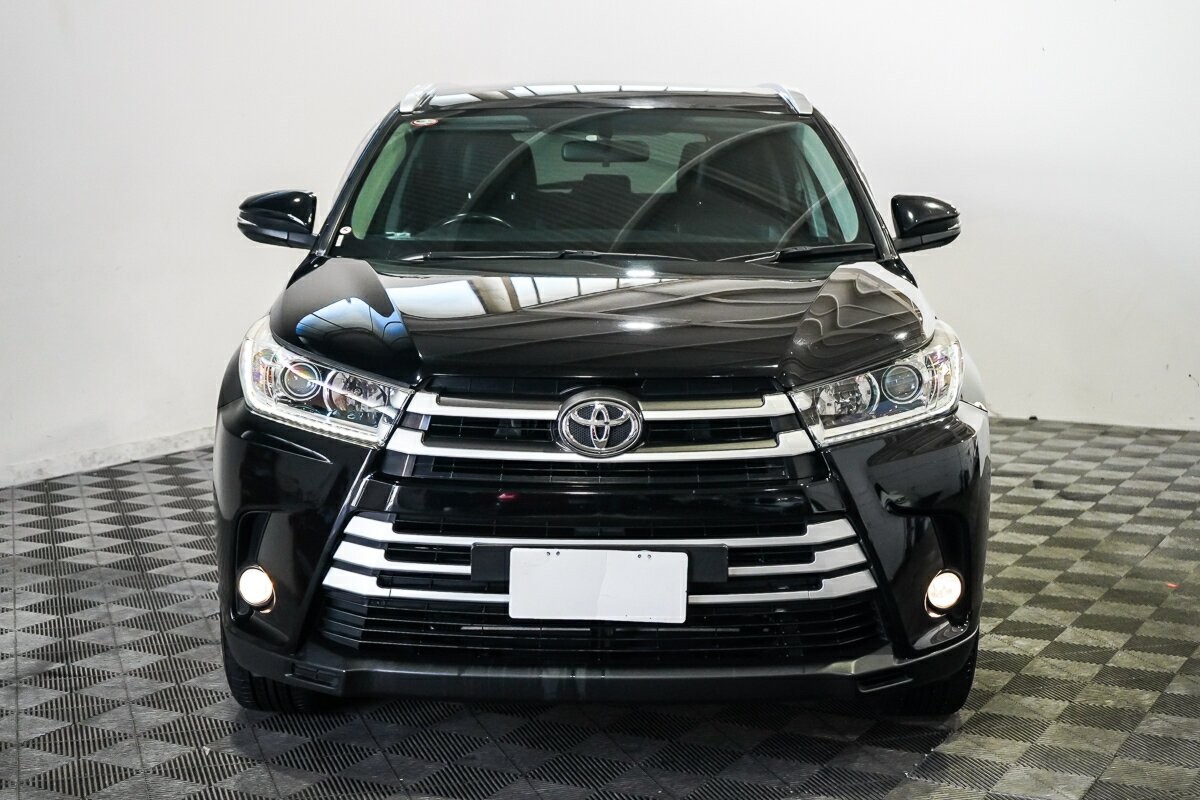 Toyota Kluger image 3