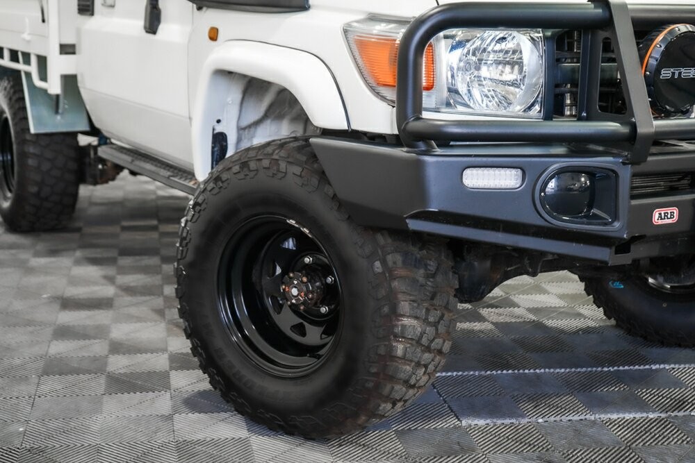 Toyota Landcruiser image 2