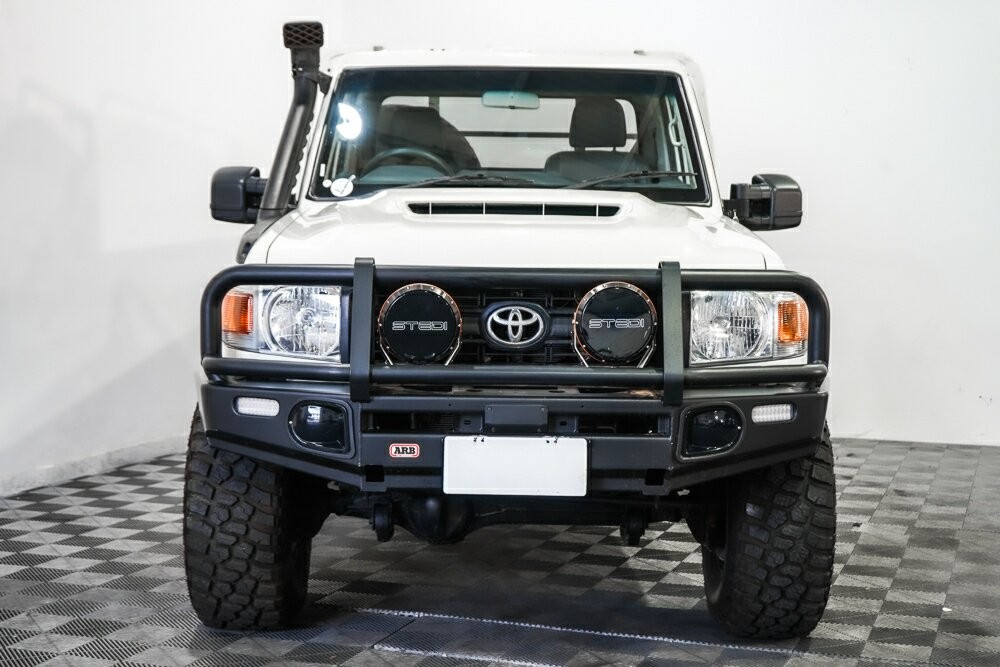 Toyota Landcruiser image 3