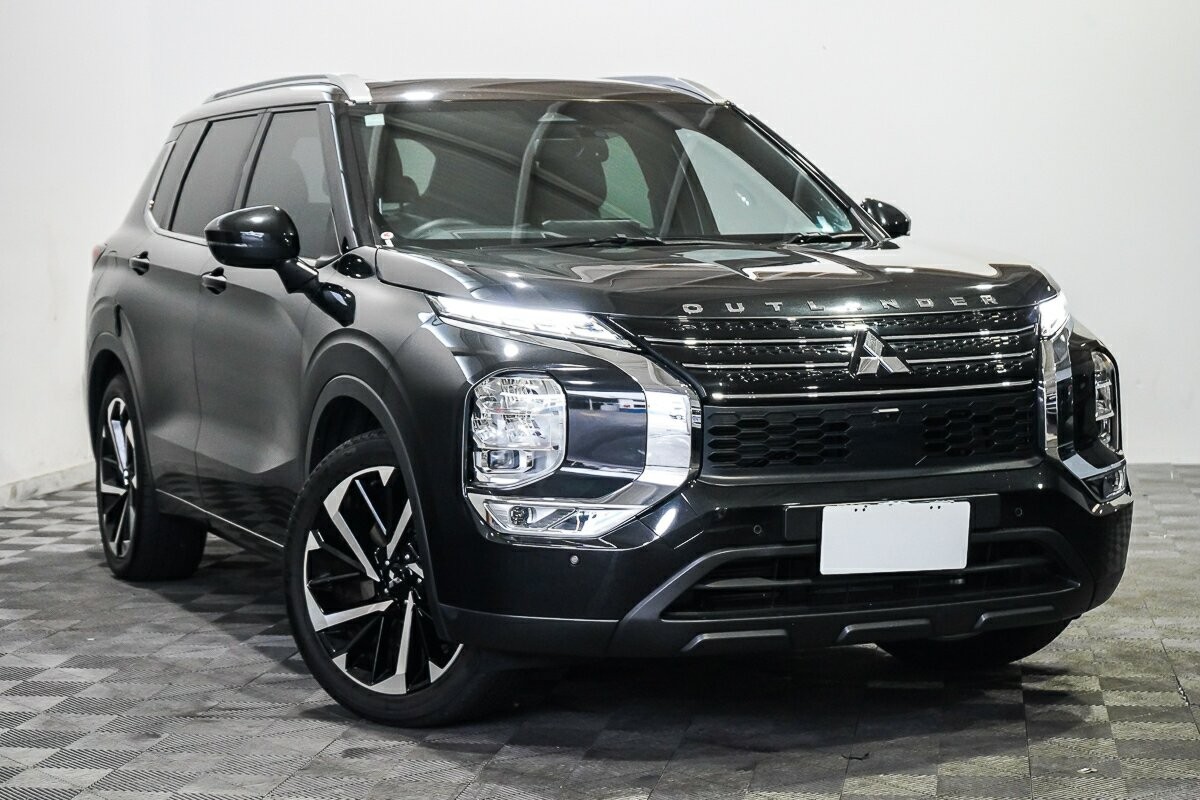 Mitsubishi Outlander image 1