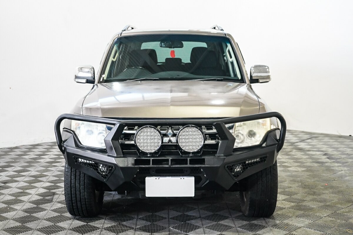 Mitsubishi Pajero image 3