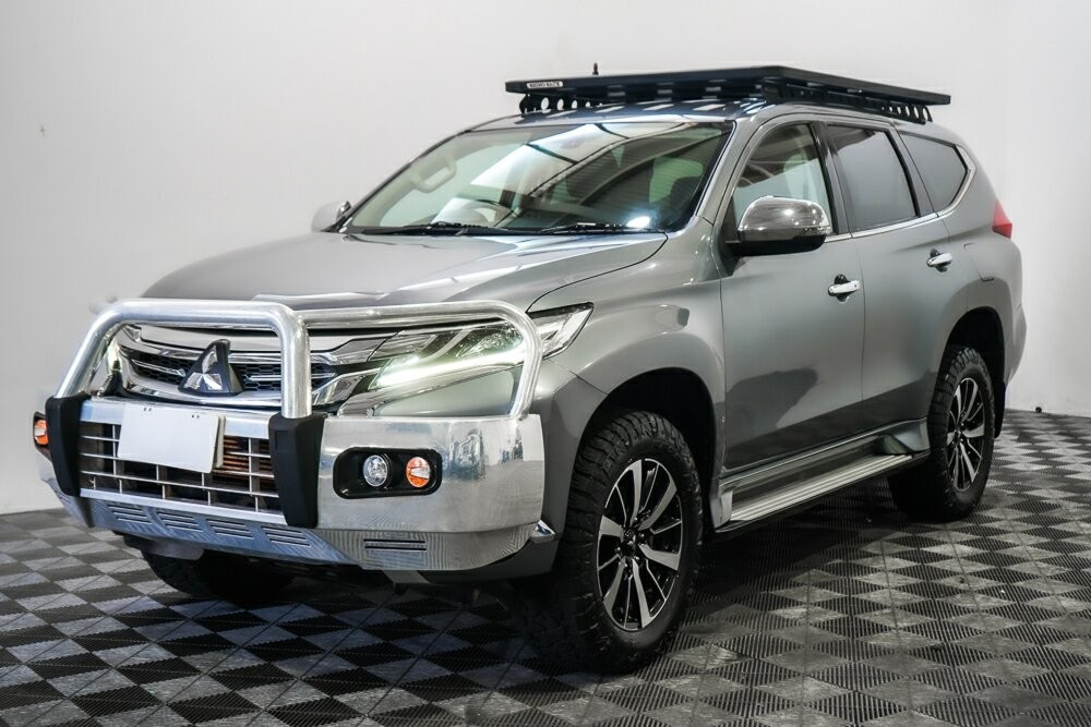 Mitsubishi Pajero Sport image 4