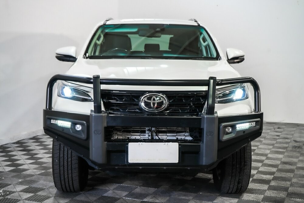 Toyota Fortuner image 3
