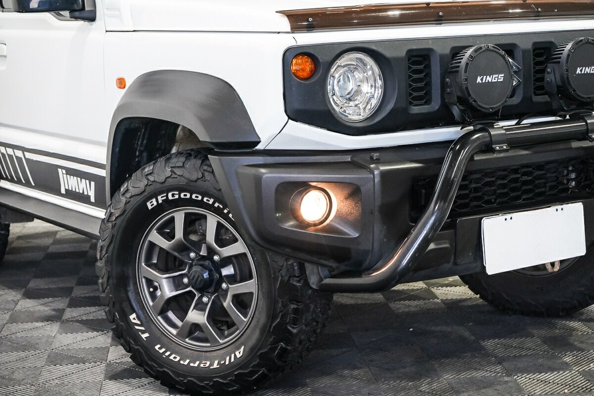 Suzuki Jimny image 2