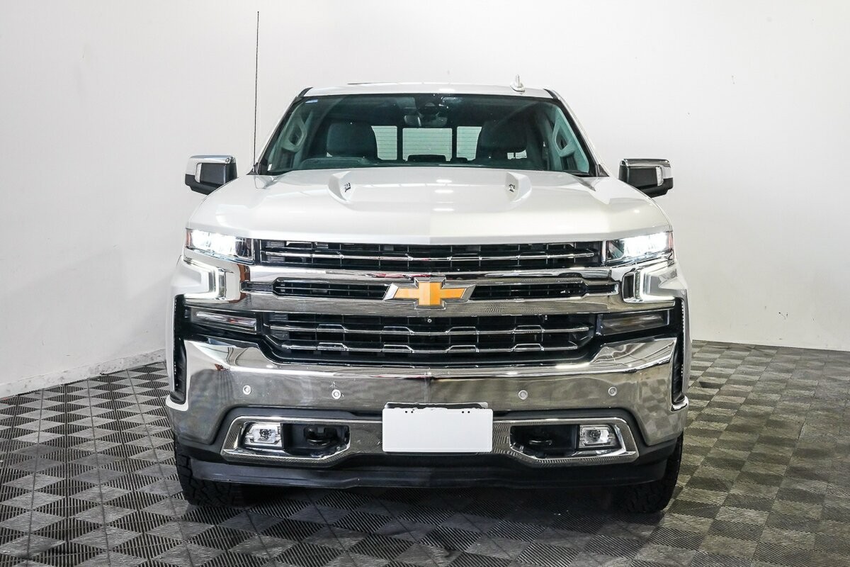 Chevrolet Silverado image 3