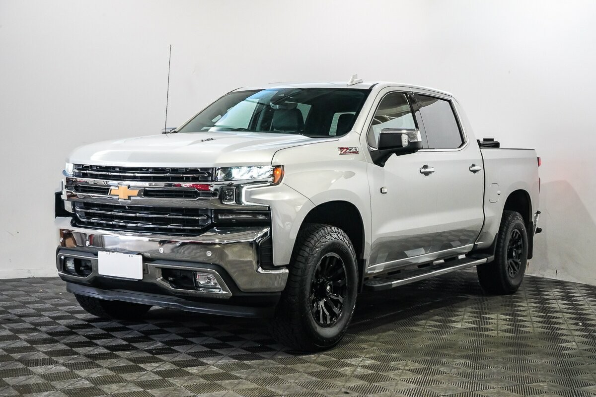 Chevrolet Silverado image 4