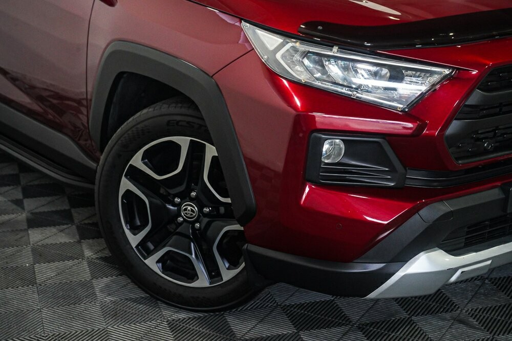 Toyota Rav4 image 2