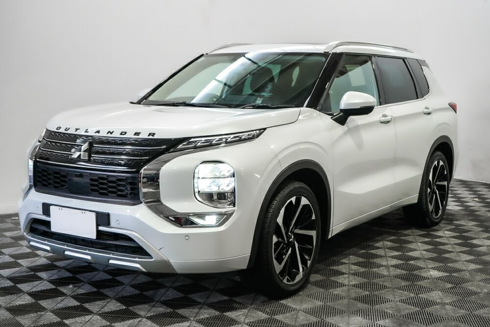 Mitsubishi Outlander image 4