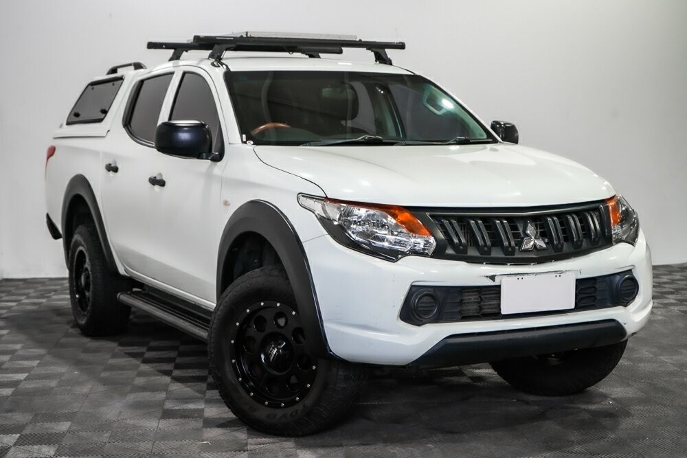 Mitsubishi Triton image 1