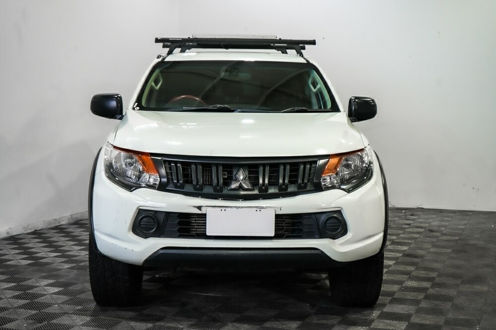 Mitsubishi Triton image 2