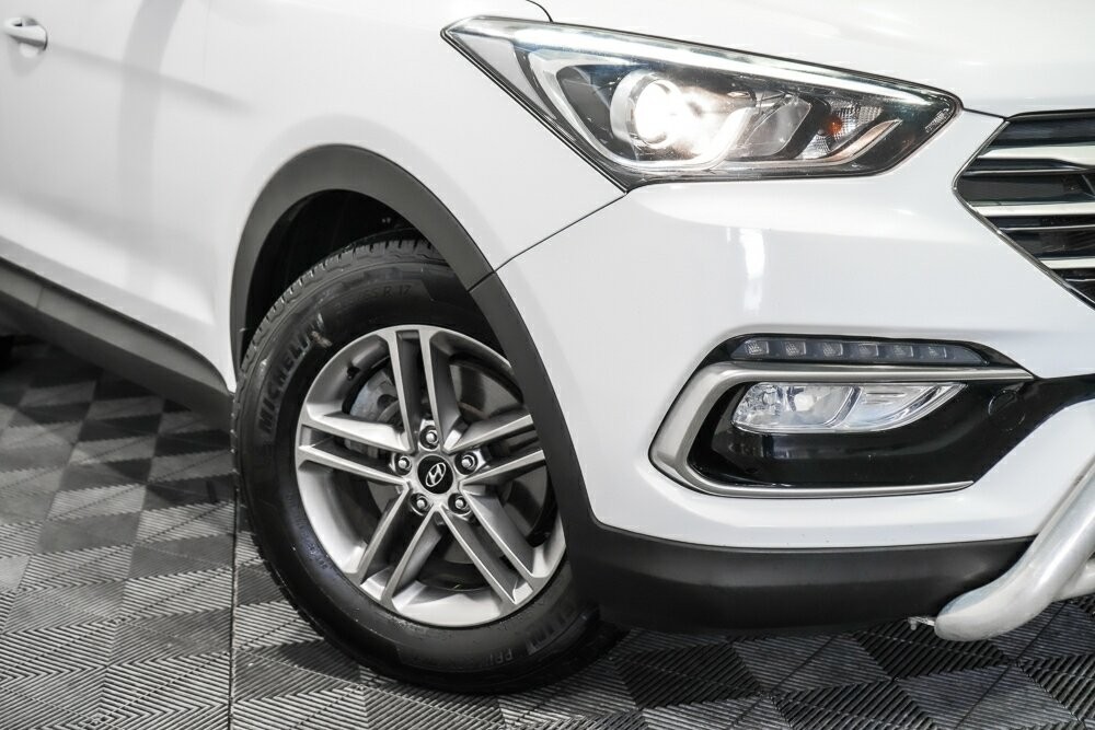 Hyundai Santa Fe image 2
