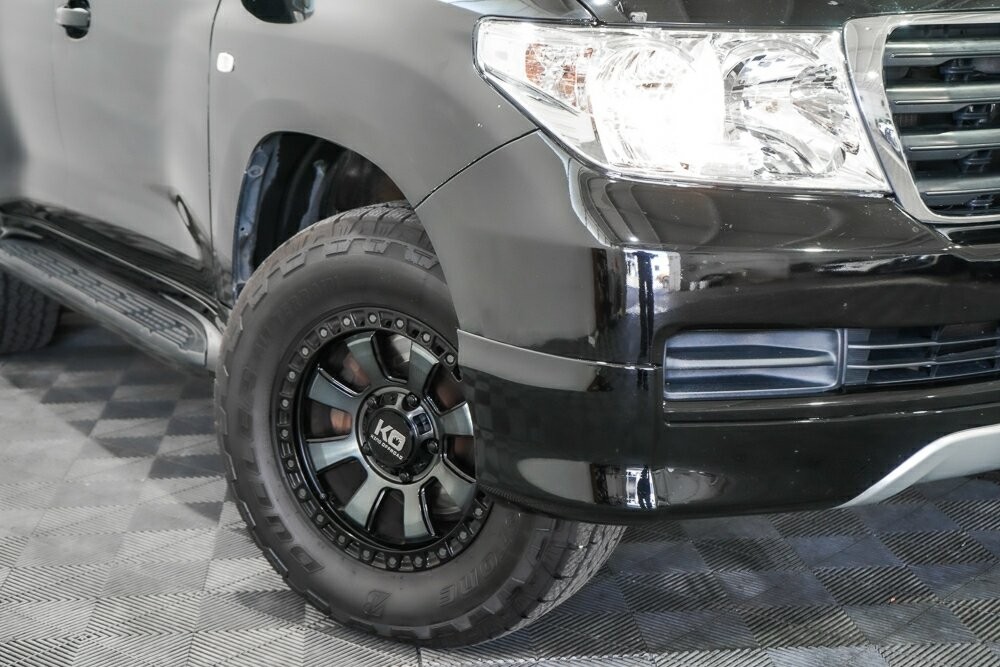 Toyota Landcruiser image 2