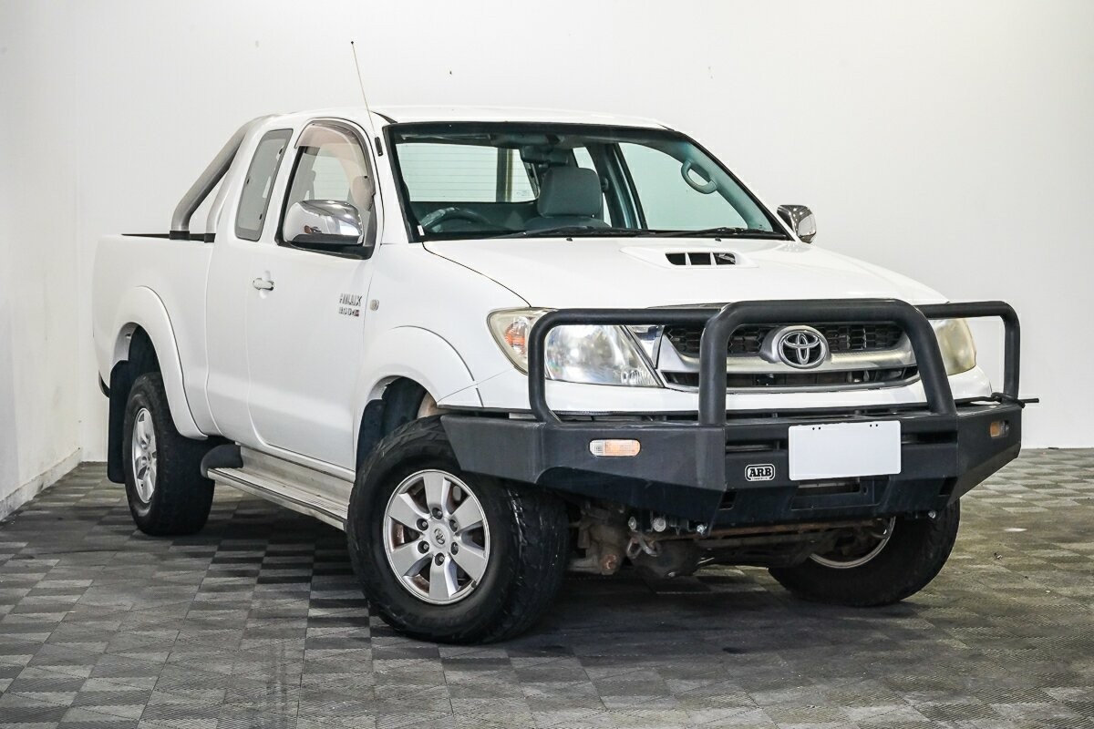 Toyota Hilux image 1
