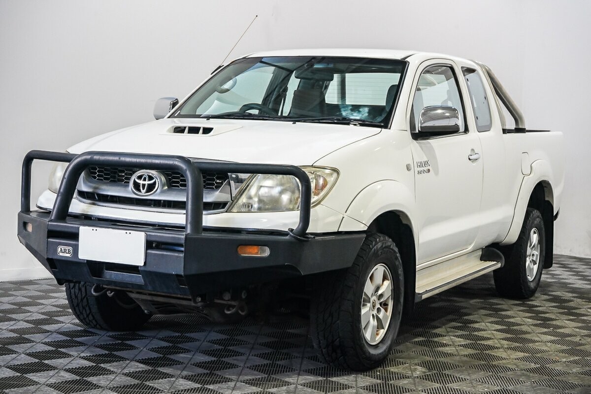 Toyota Hilux image 3