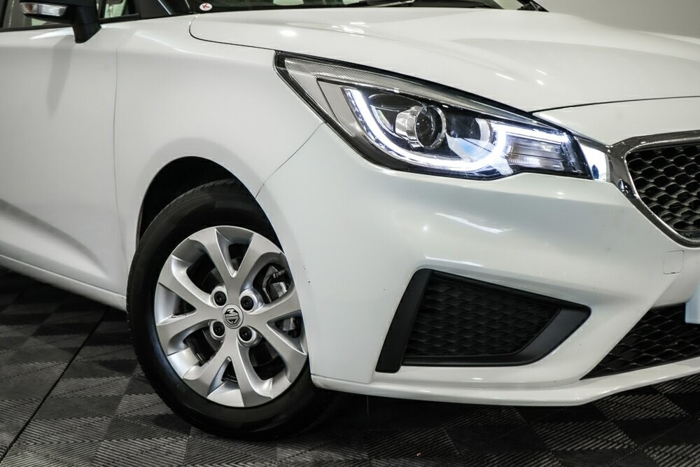 MG Mg3 image 2