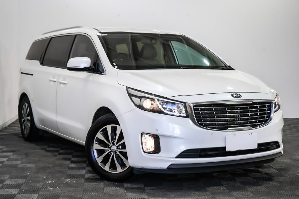 Kia Carnival image 1
