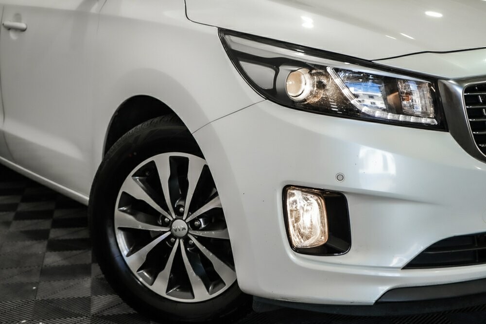 Kia Carnival image 2