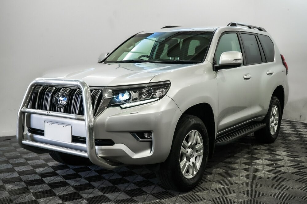 Toyota Landcruiser Prado image 4