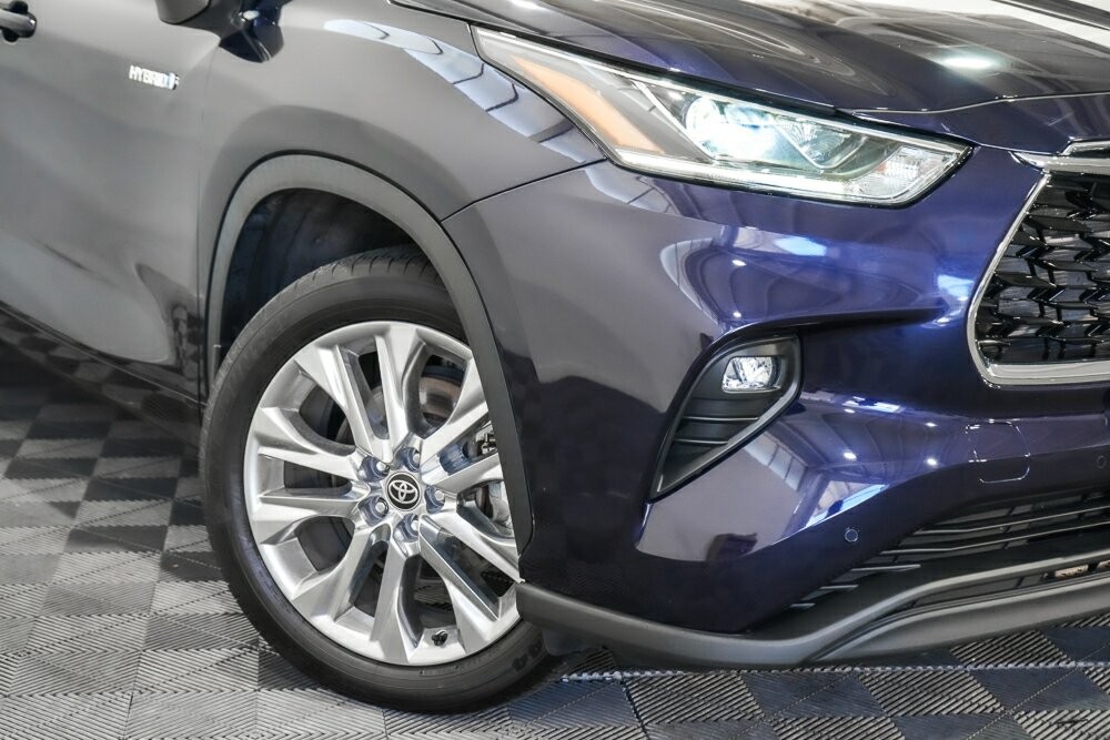 Toyota Kluger image 2