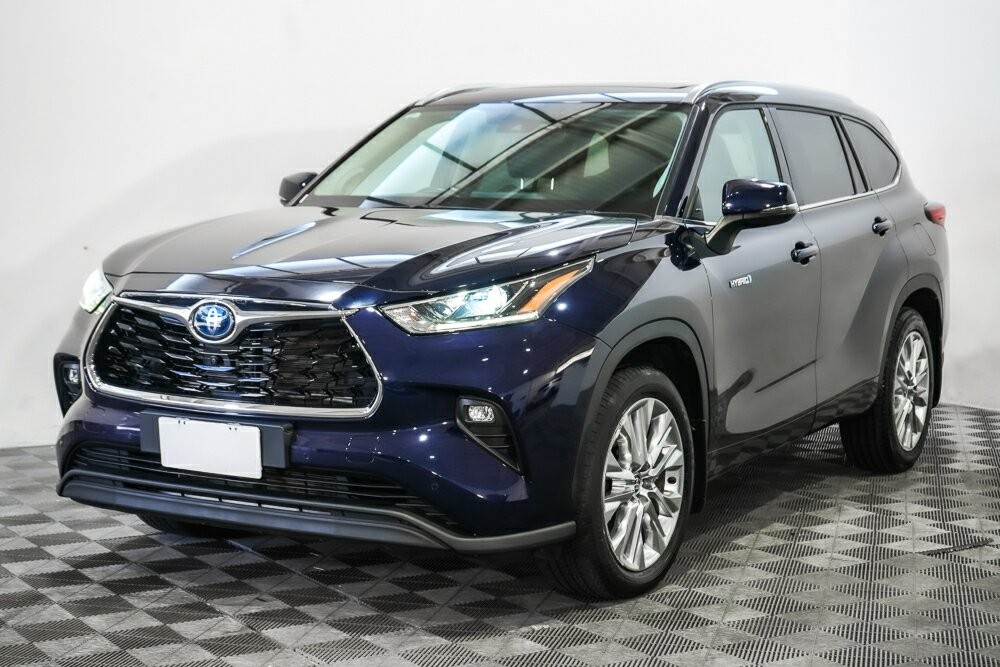 Toyota Kluger image 4
