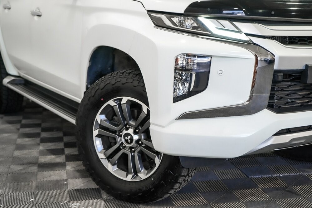 Mitsubishi Triton image 2