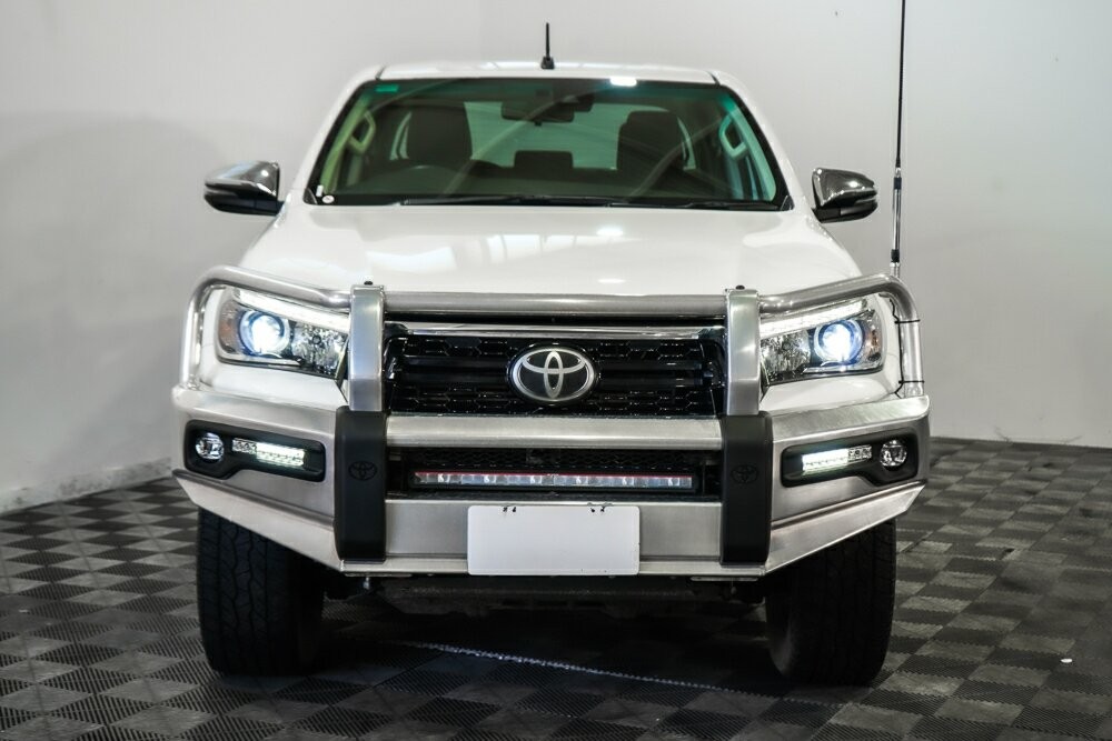 Toyota Hilux image 3