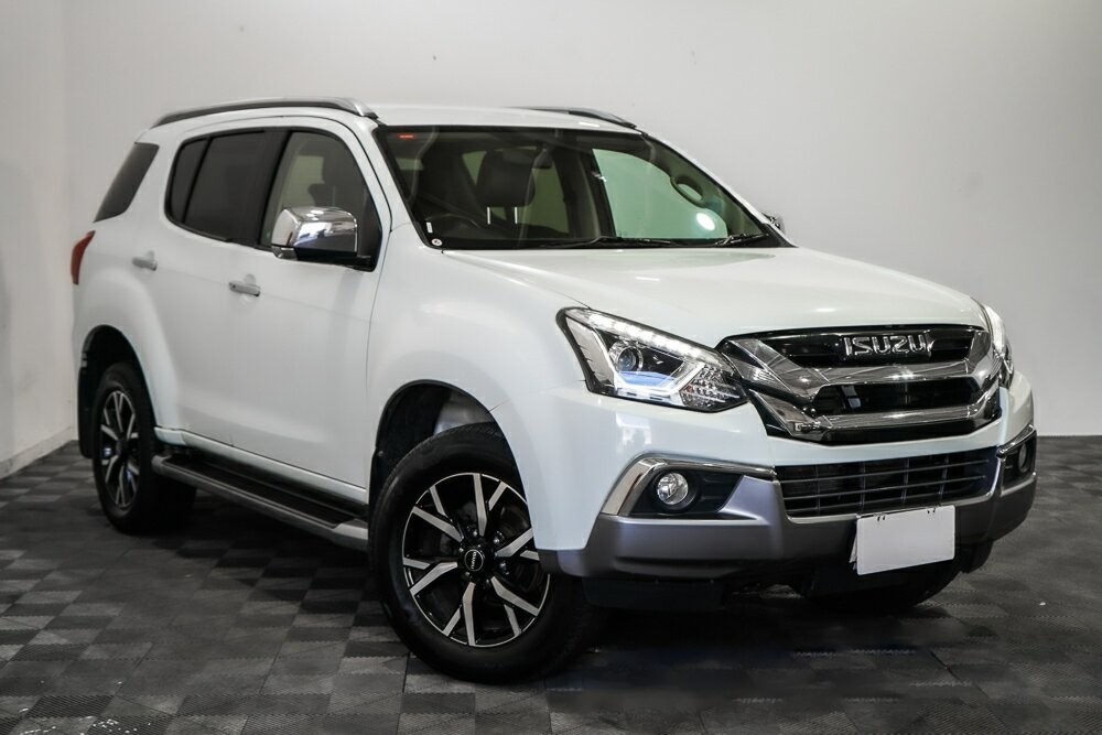 Isuzu Mu-x image 1