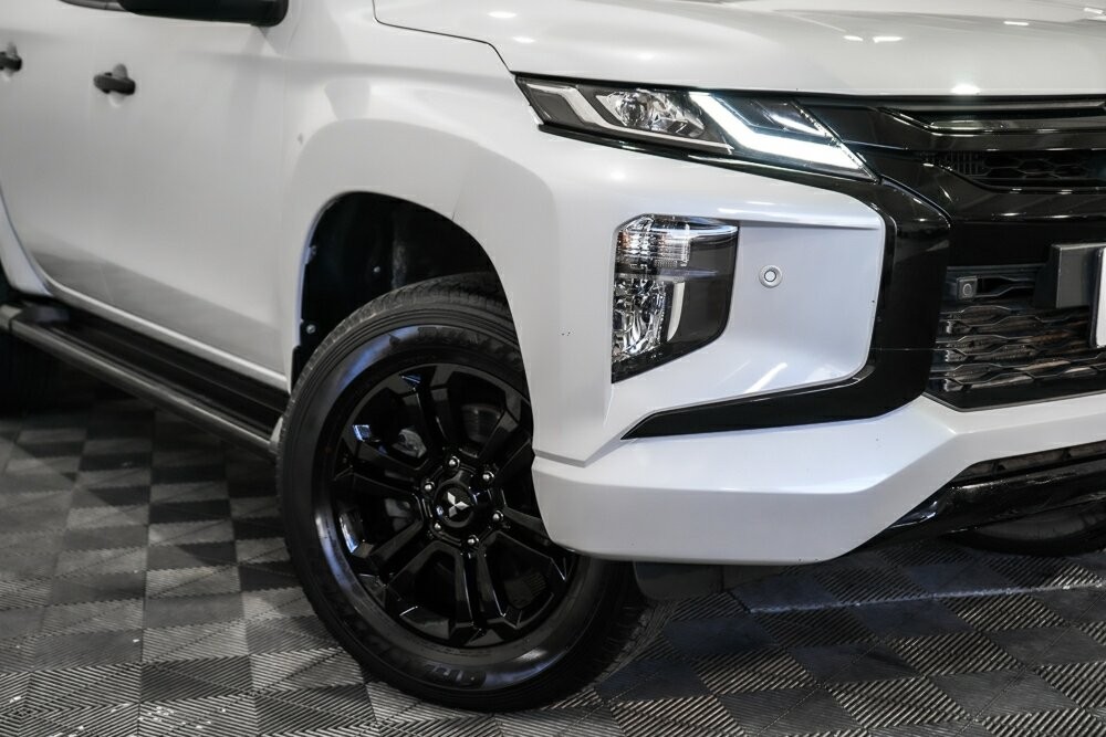 Mitsubishi Triton image 2