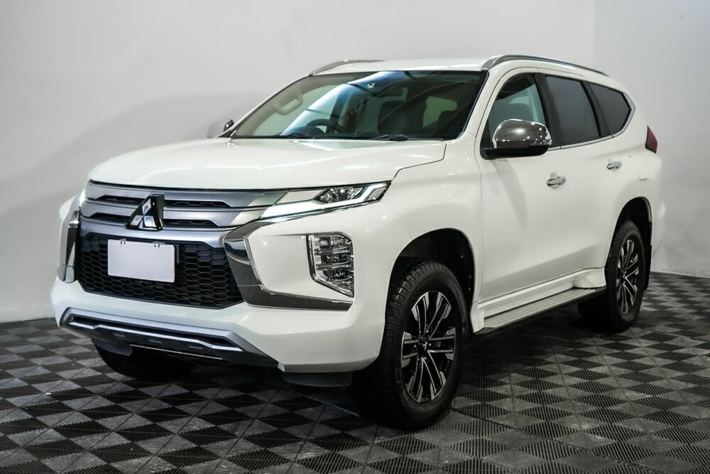 Mitsubishi Pajero Sport image 4