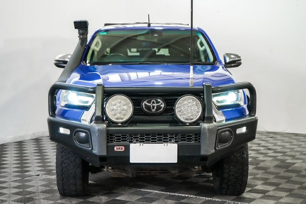 Toyota Hilux image 2