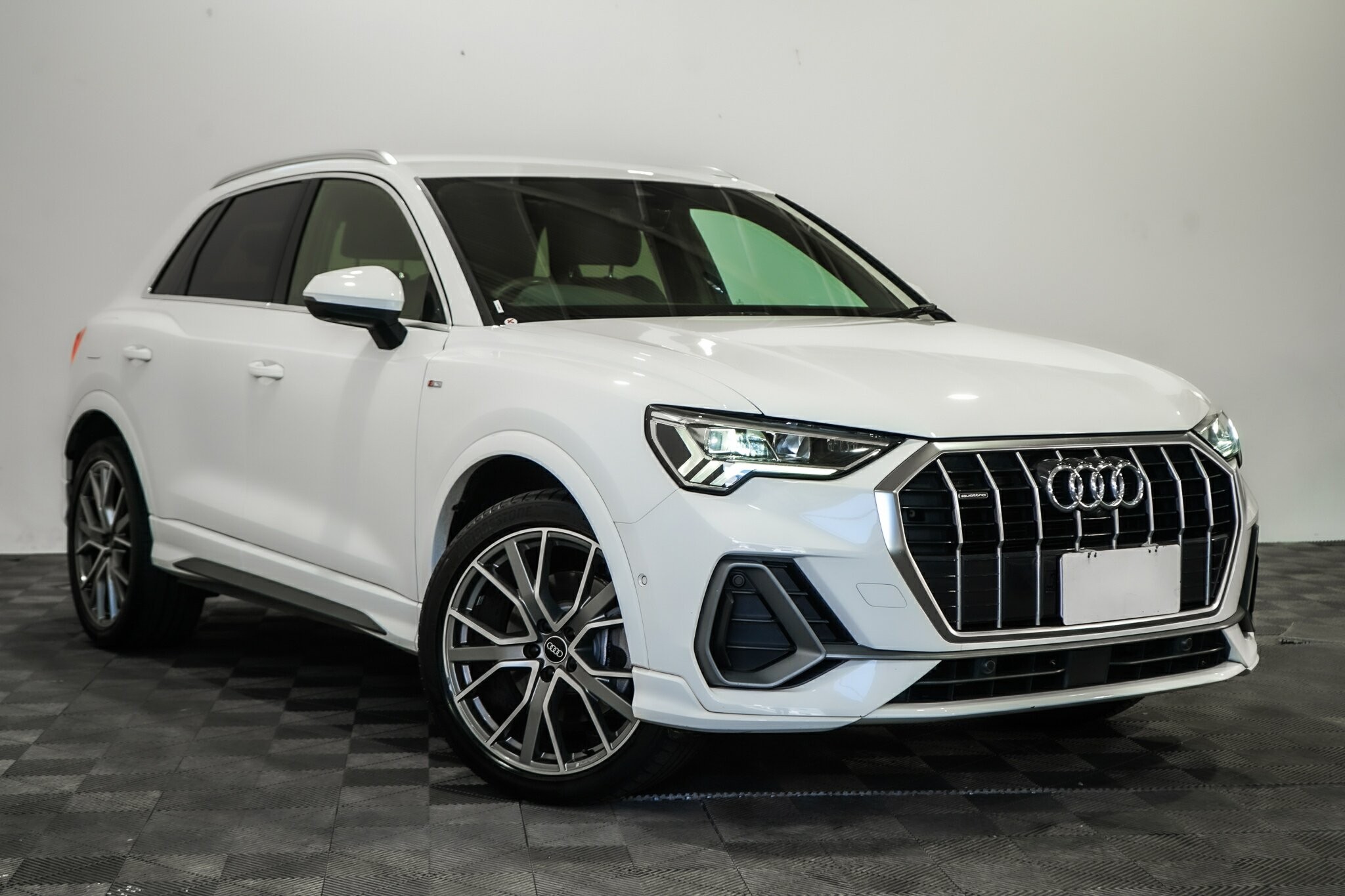 Audi Q3 image 1
