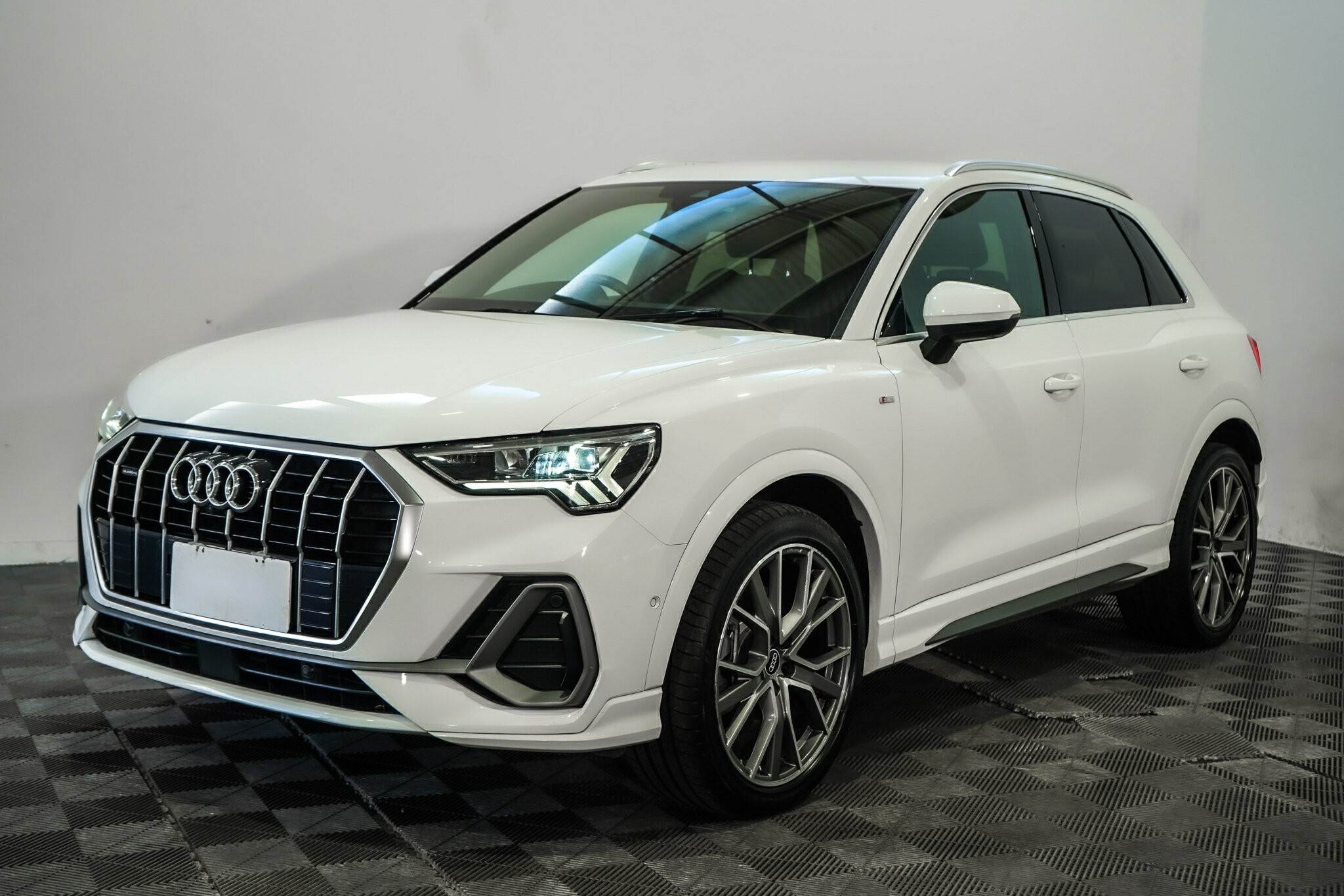 Audi Q3 image 4