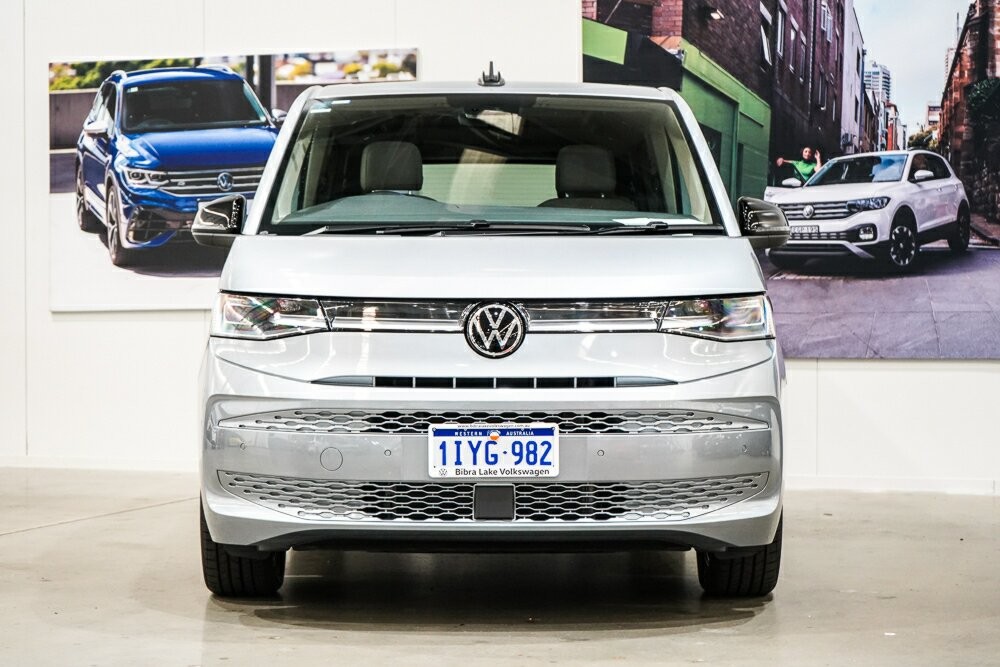 Volkswagen Multivan image 3