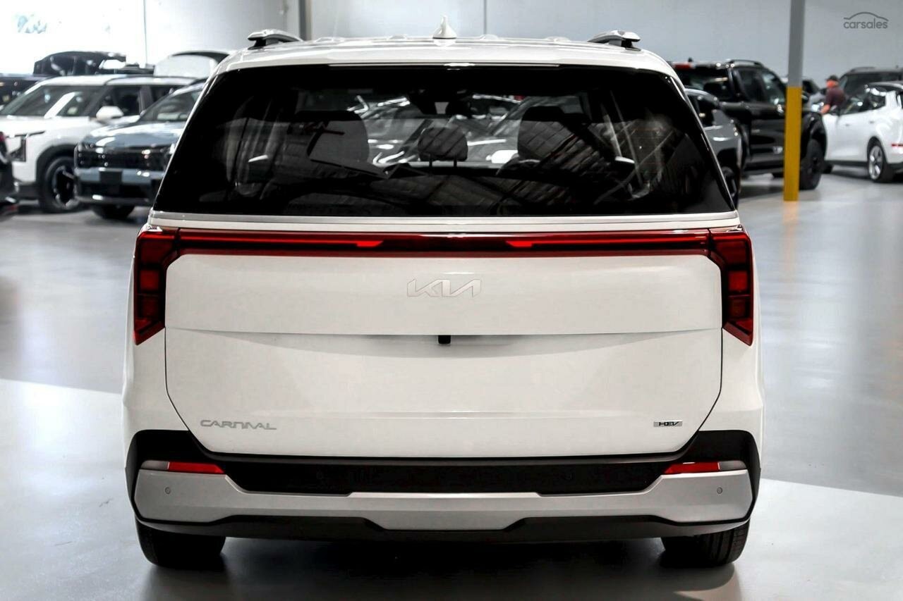 Kia Carnival image 3