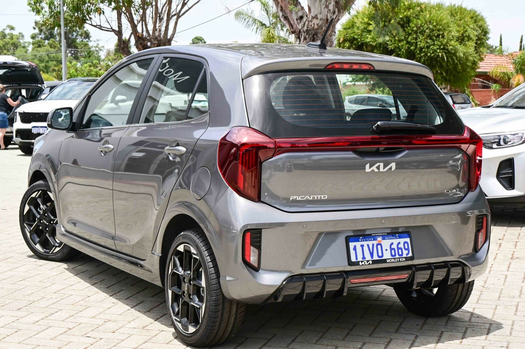 Kia Picanto image 3